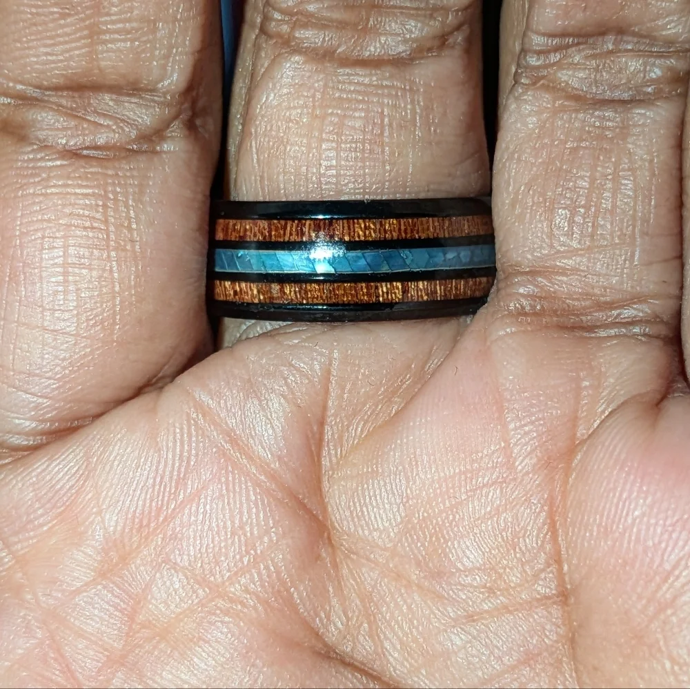 Men's edgy wood grain ring sz 7
